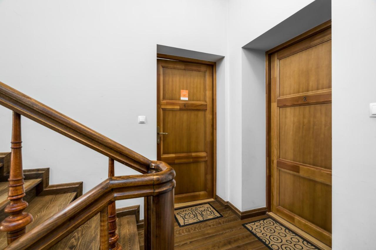 Modish Studio Old Town By Renters Apartment *