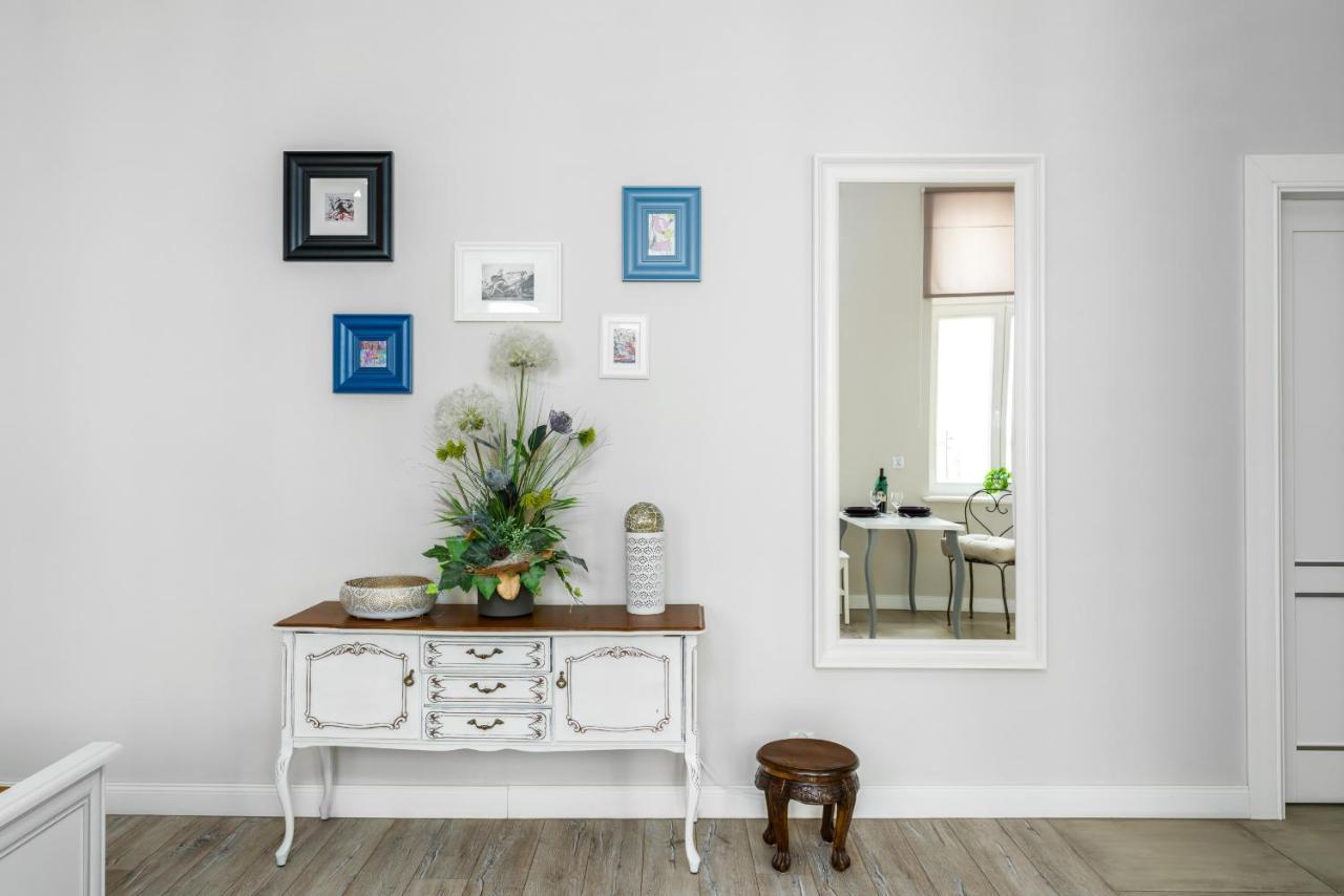 Modish Studio Old Town By Renters Apartment *