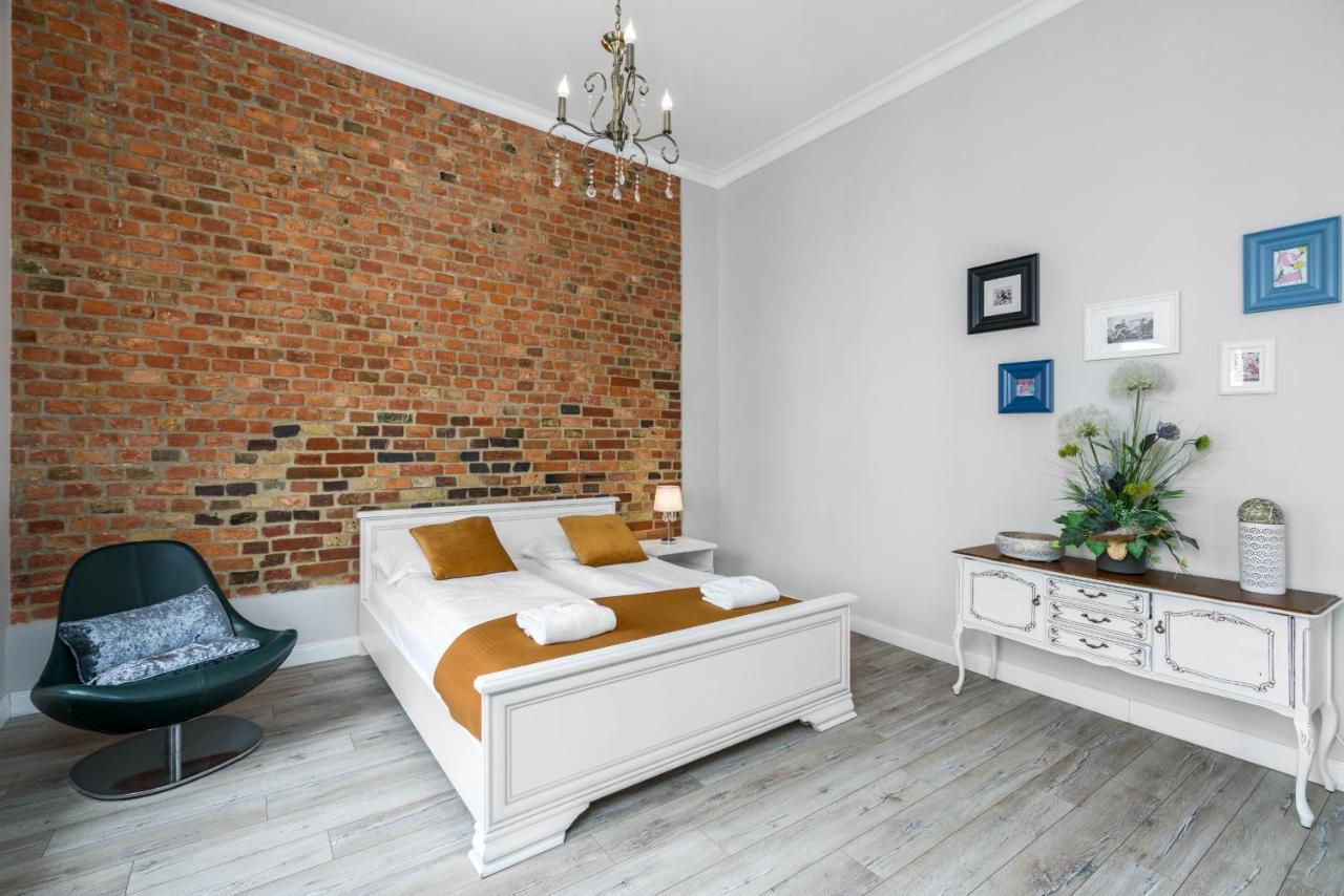 Modish Studio Old Town By Renters Apartment Poznan