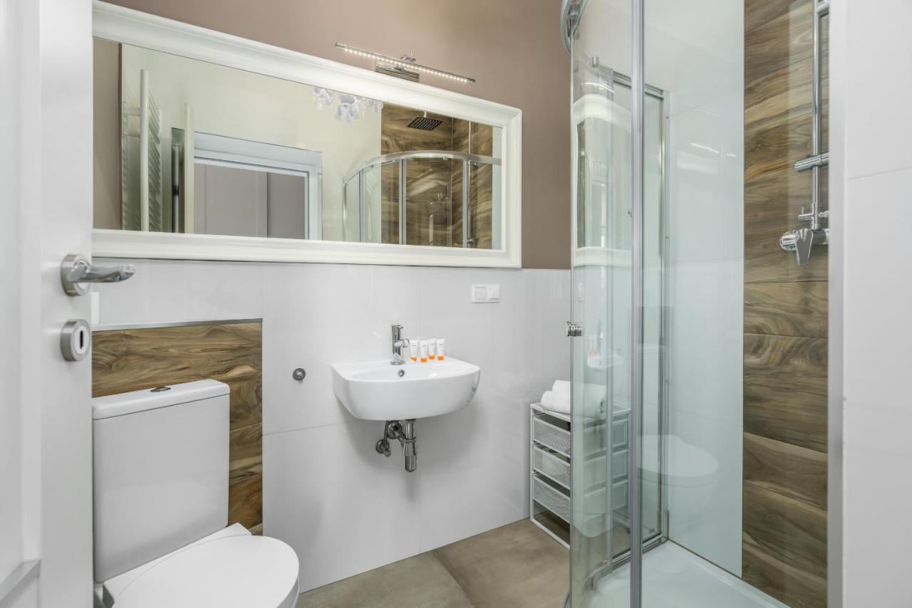 Apartment Modish Studio Old Town By Renters Poznan